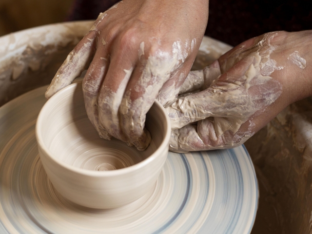Посуда из керамики: немного истории и об уходе